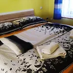 V Centru *