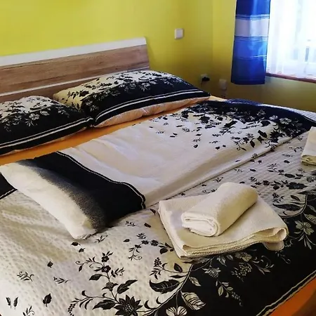 V Centru *